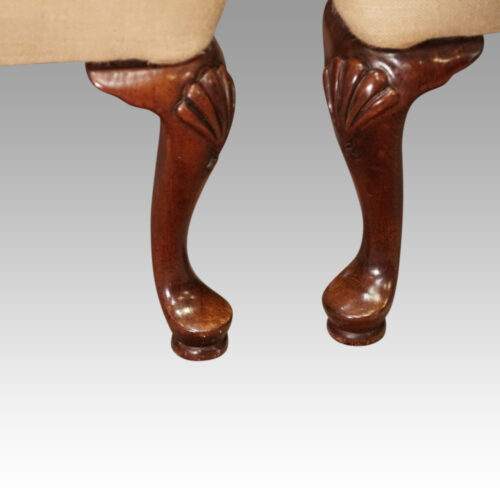 Pair of Queen Anne style wingchairs front legs
