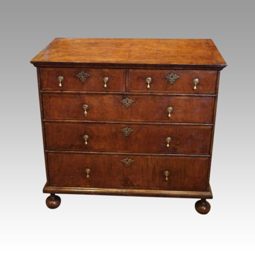 Queen Anne chest of drawers