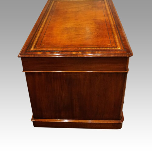 Victorian mahogany pedestal desk front