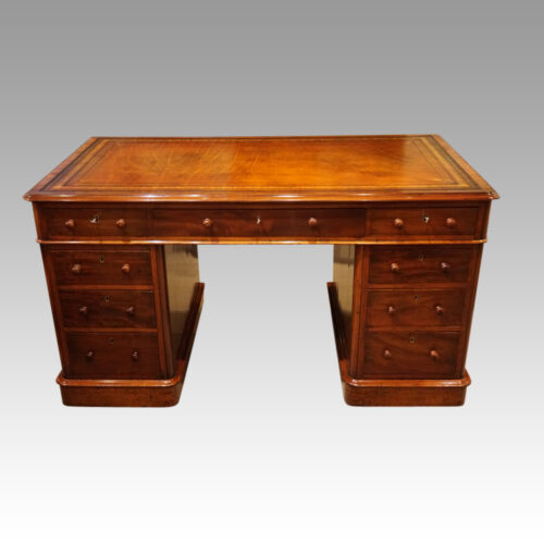 Victorian mahogany pedestal desk front