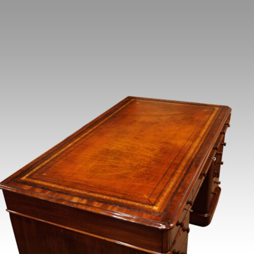 Victorian mahogany pedestal desk leather writing surface