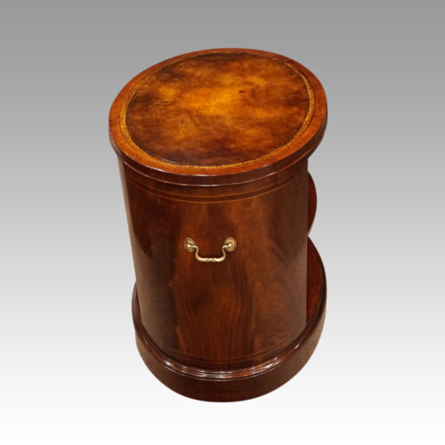 Oval mahogany book centre table end
