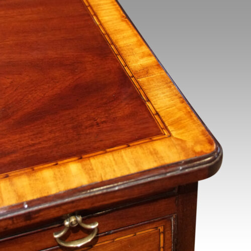 George III inlaid kneehole banding