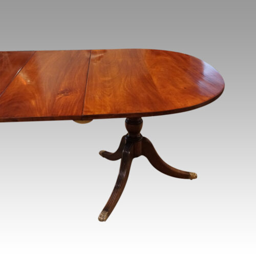 Georgian style mahogany dining table end side