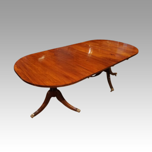 Georgian style mahogany dining table length view
