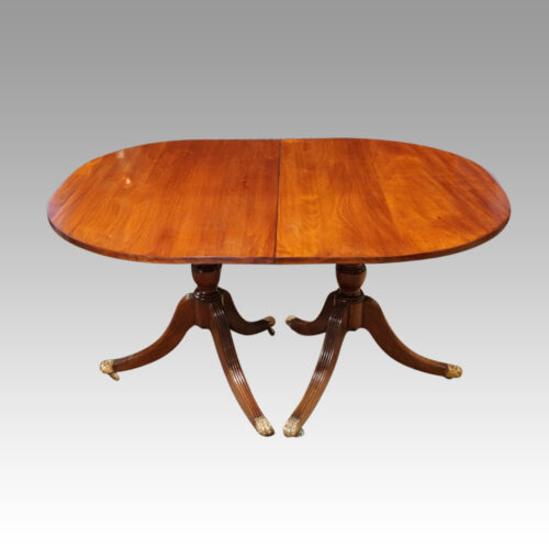 Georgian style mahogany dining table without leaves