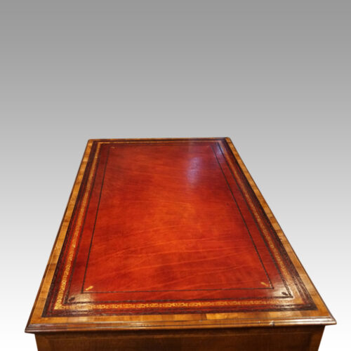 Walnut pedestal desk Waring and Gillows top detail