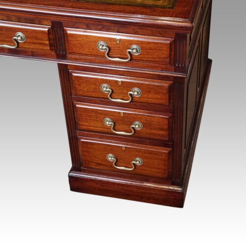 Edwardian mahogany large pedestal desk drawers