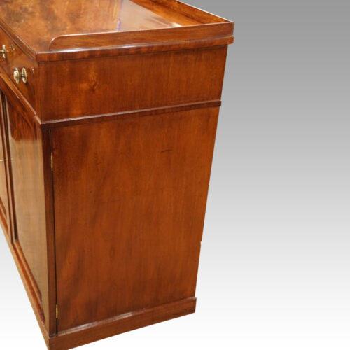 Georgian mahogany low linen press side