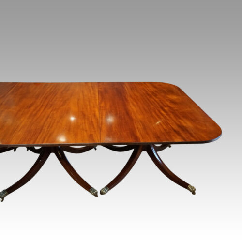 Mahogany 3 pillar dining table end top 1