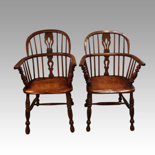 Pair of 19thc. windsor armchairs