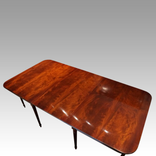 Mahogany reeded leg extending dining table top