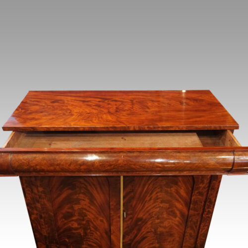 William IV mahogany side cabinet sideboard drawer