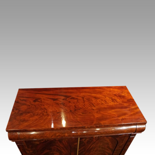 William IV mahogany side cabinet sideboard top