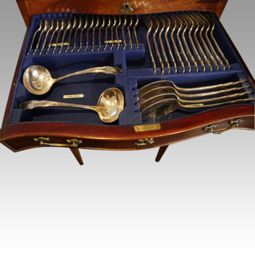 Edwardian mahogany canteen of cutlery detail