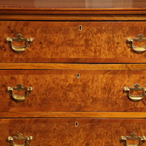 George V walnut chest of drawers drawers