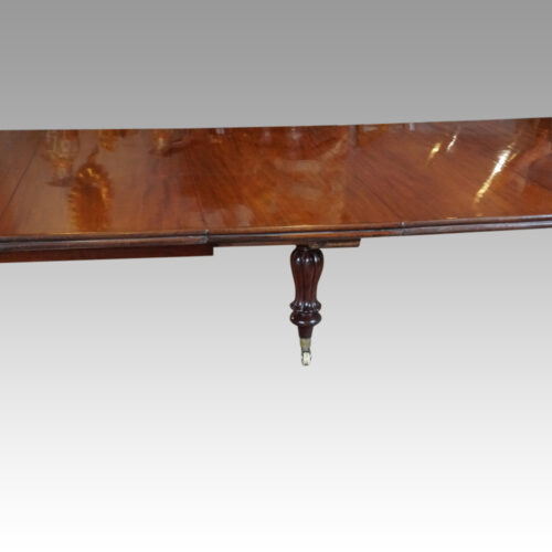 Victorian mahogany large extending dining table central leg