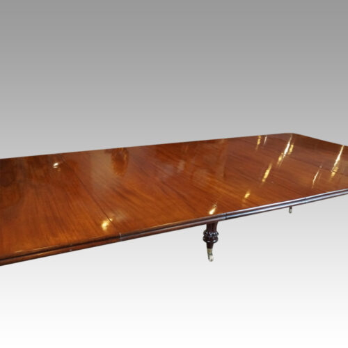Victorian mahogany large extending dining table side