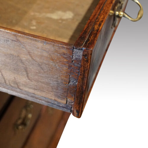 George I walnut chest of drawers dovetails