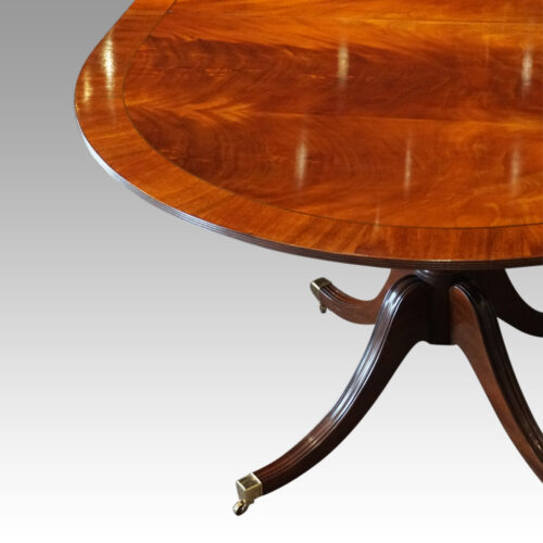 George VI mahogany dining table 4m13c round end