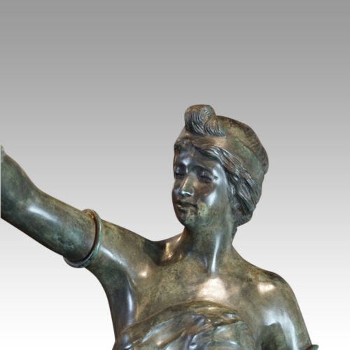 Pair of bronze lanterns head