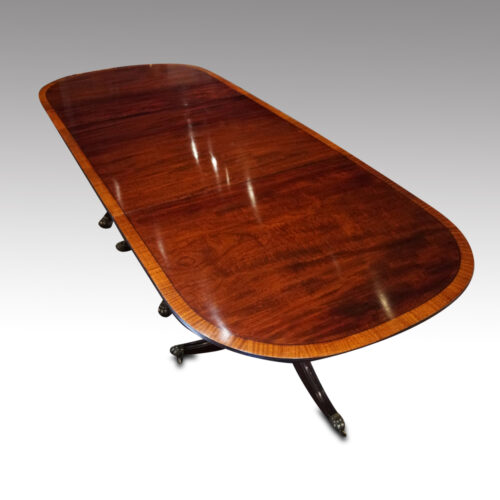George V 3 pillar dining table without leaves