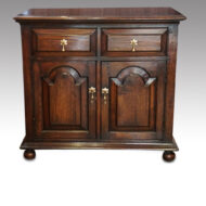Oak small cupboard
