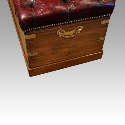 Victorian camphorwood ottoman large corner detail