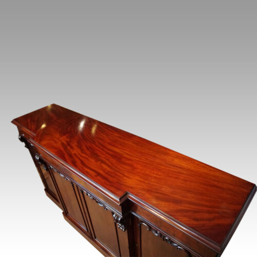 Victorian mahogany breakfront sideboard top