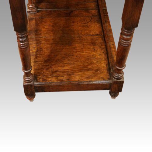 19thc. oak pot board dresser base base detail