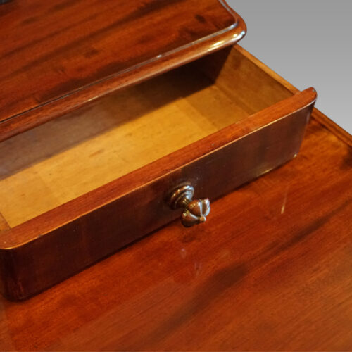 Victorian mahogany Queen dressing table jewel drawer