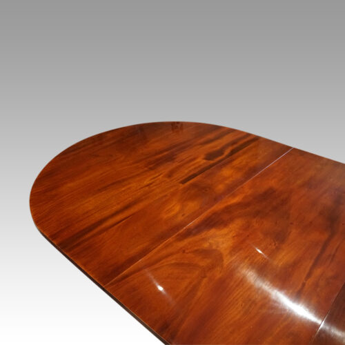 Georgian style mahogany twin pillar dining table end detail