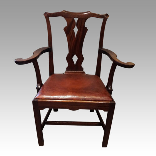 Set of 8 mahogany Georgian style chairs armchair