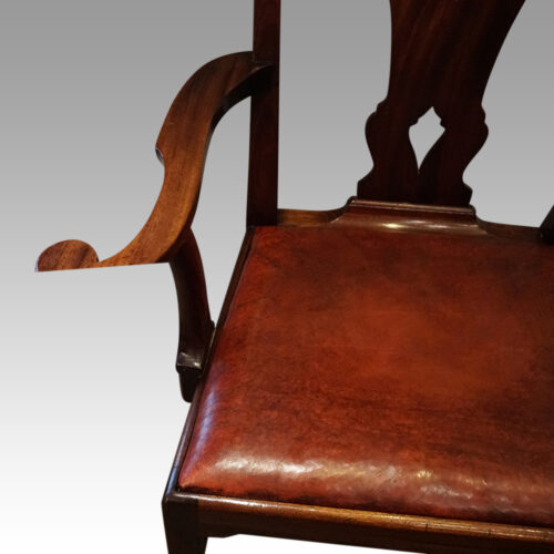 Set of 8 mahogany Georgian style chairs leather seat