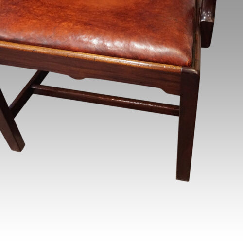 Set of 8 mahogany Georgian style chairs leg