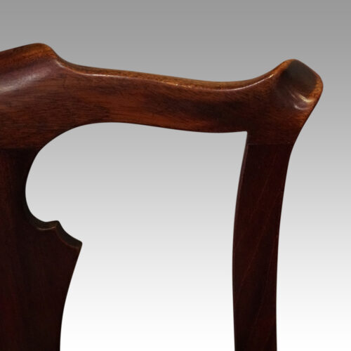 Set of 8 mahogany Georgian style chairs shoulder