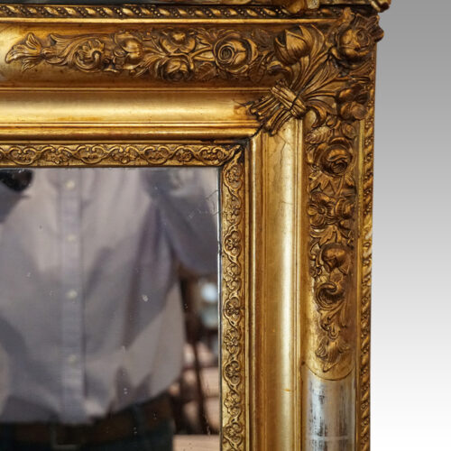 19thc. gold and platinum leaf mirror corner decoration