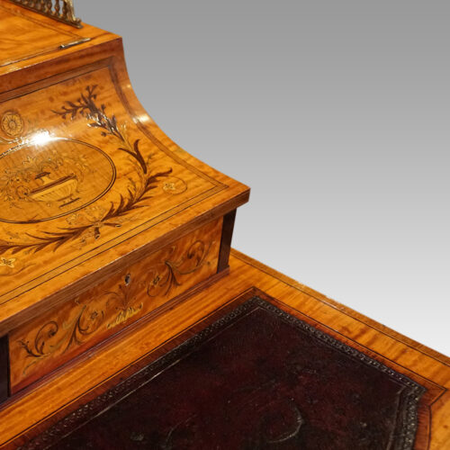Victorian inlaid Satinwood bon heur du jour desk leather
