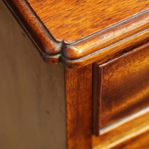 Small Georgian style chest of drawers indent corners