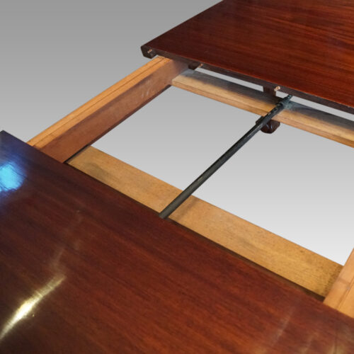 Edwardian mahogany 8 seat dining table mechanism