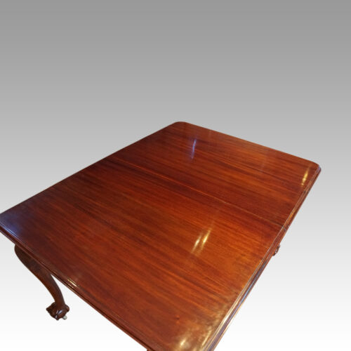 Edwardian mahogany 8 seat dining table top closed