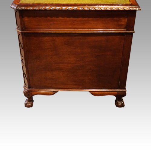 Edwardian mahogany Chippendale style pedestal desk end