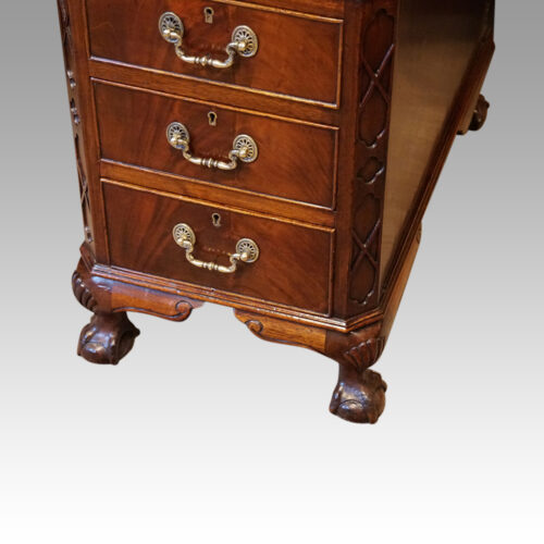 Edwardian mahogany Chippendale style pedestal desk handles