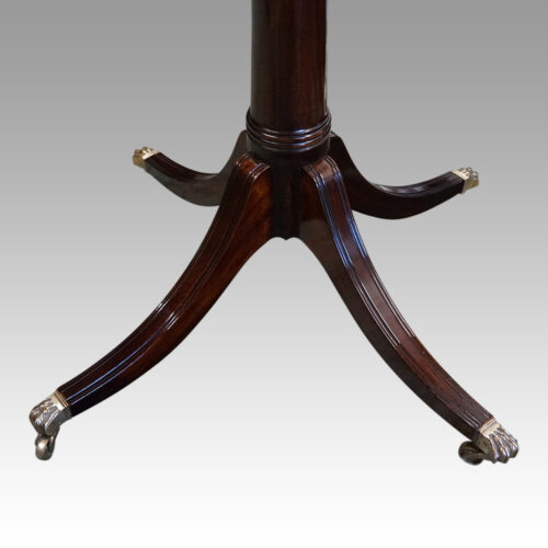George V mahogany 3 pillar dining table pedestal base detail
