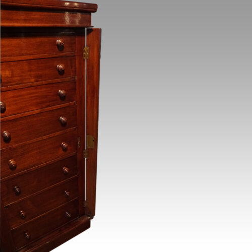 Victorian mahogany quartered Wellington chest locking bar