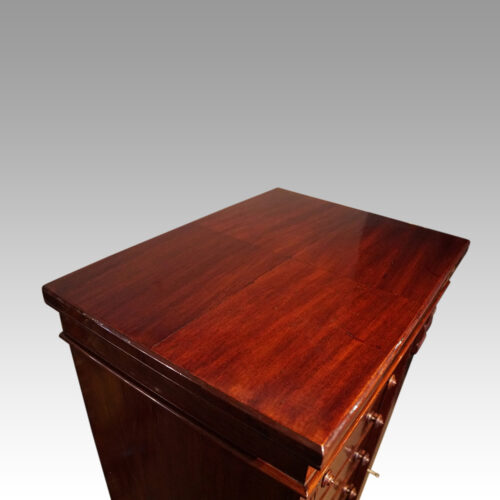 Victorian mahogany quartered Wellington chest quartered top