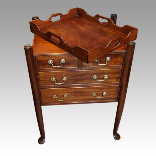 Pair of mahogany tray top bedsides tray