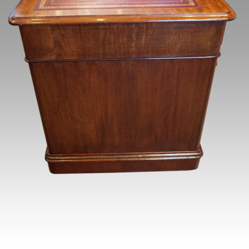 Victorian mahogany pedestal desk end