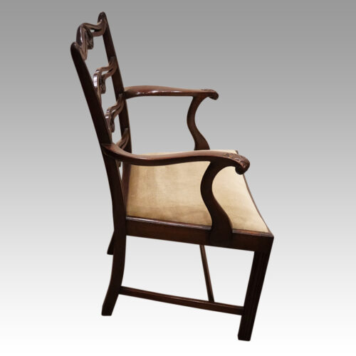 Set of 8 Hepplewhite style ladderback chairs carver side