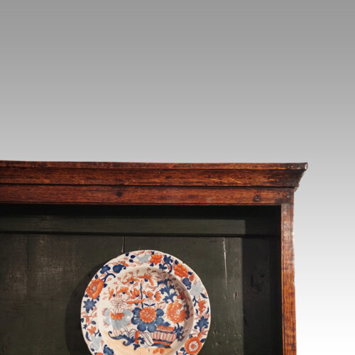 Antique oak plate rack cornice detail